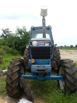 ขายรถไถ Ford 8210