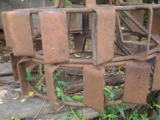 ขายกันจมติดกับรถไถ34แรง ขายกันจมติดกับรถไถ34แรง