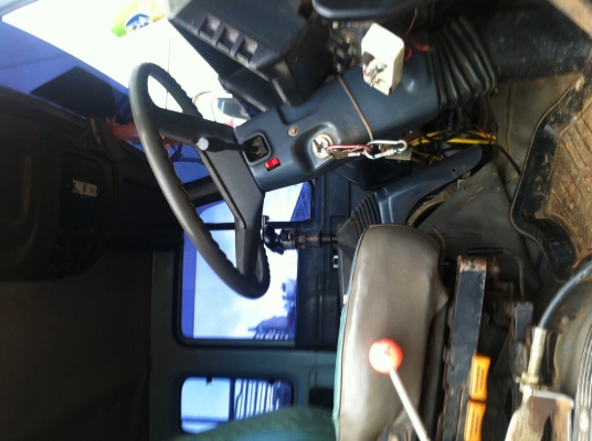 ขายสิบล้อร็อคกี้ นางฟ้าแท้ โค้ชตัว R 240 ราคาต่อรองได้นะครับ