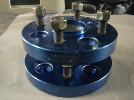 อแด๊ปเตอร์ อลูมิเนียม 4รู 100 หนา 1นิ้ว อแด๊ปเตอร์ อลูมิเนียม 4รู 100 หนา 1นิ้ว