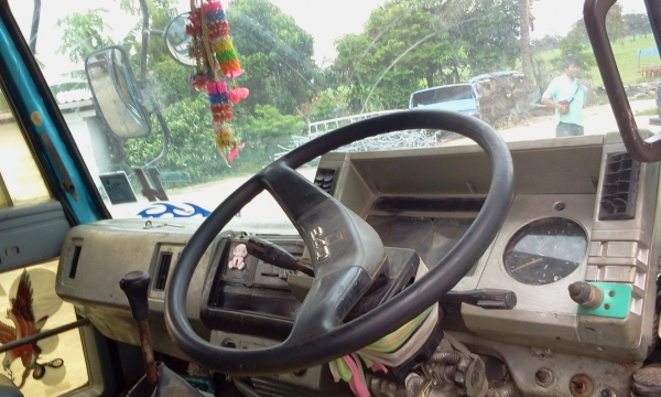 ขายรถ6ล้อดั้ม ISUZU ROCKY เครื่องยนต์175แรงม้า6BG1 ตามสภาพ