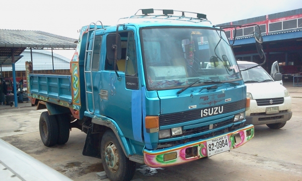 ขายรถ6ล้อดั้ม ISUZU ROCKY เครื่องยนต์175แรงม้า6BG1 ตามสภาพ