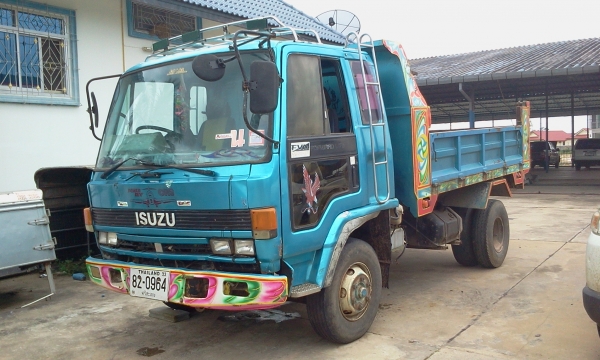 ขายรถ6ล้อดั้ม ISUZU ROCKY เครื่องยนต์175แรงม้า6BG1 ตามสภาพ