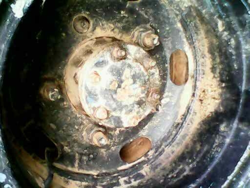 รถนวดข้าว6 ล้อคันซีหน้า5เครื่องHino et130 ตู้7ฟุต 3พัดลม