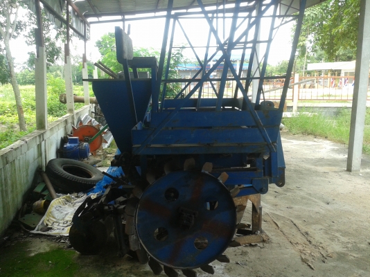 เครื่องปลูกอ้อยพร้อมใช้