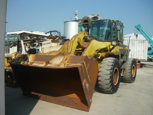 รถตักล้อยาง 3 คิว Komatsu WA300-3E รถเก่านอก ยังไม่เคยผ่านการใใช้งานในไทย 100\%