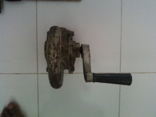 ขาย ตัวปั่นน้ำมันออกจากถัง สามารถแปลงใส่ท่อส้นยาวได้ตามใจชอบ เป็นปั้ม ราคา 350 บาท ไม่รวมค่าส่ง