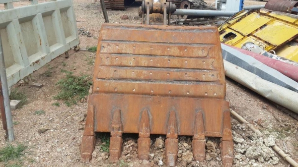 รถแบคโฮ CAT 320 V2 รถสวยเนี๊ยบ ใช้งานดี มีทะเบียนครบ ราคาต่อรองได้.