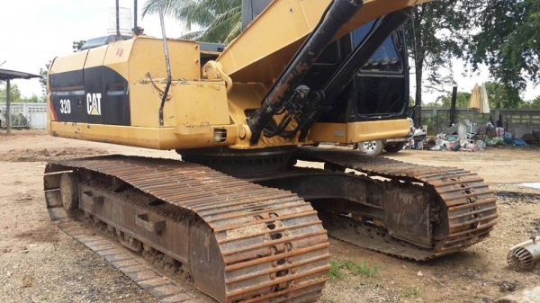 รถแบคโฮ CAT 320 V2 รถสวยเนี๊ยบ ใช้งานดี มีทะเบียนครบ ราคาต่อรองได้.