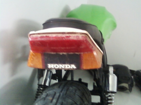 ขายไฟท้ายของhonda cbx 400cc  ราคา 550 บาท หรือเหมาทั้งคันนี้ แค่ 8500 บาท