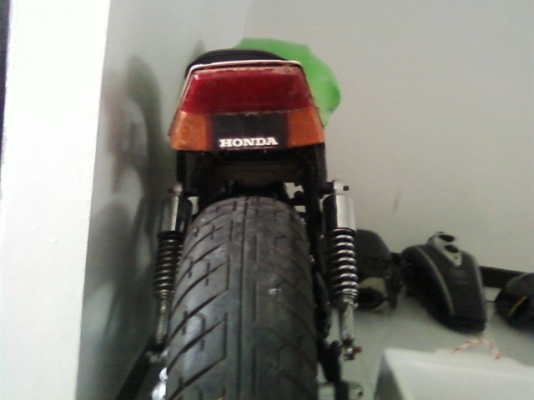 ขายไฟท้ายของhonda cbx 400cc  ราคา 550 บาท หรือเหมาทั้งคันนี้ แค่ 8500 บาท