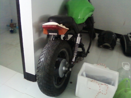 ขายไฟท้ายของhonda cbx 400cc  ราคา 550 บาท หรือเหมาทั้งคันนี้ แค่ 8500 บาท