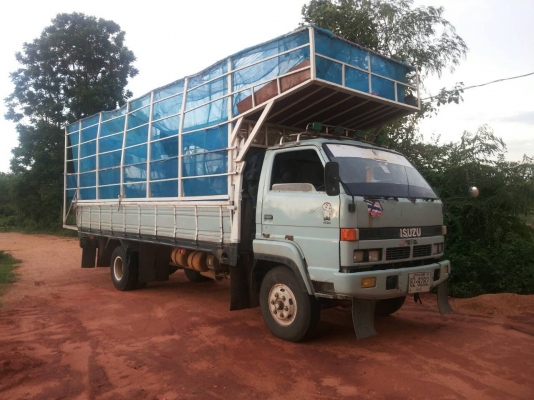 รถบรรทุก 6 ล้อกลาง