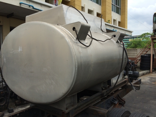 ขายถังน้ำมันสแตนเลส 1400 ลิตร นำเข้าจากญี่ปุ่น
