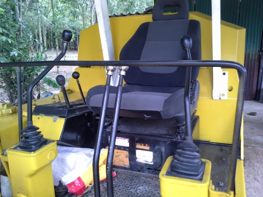 แมคโครเล็กkomatsu pc20-5