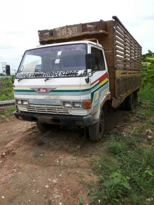 ขายด่วน รถหกล้อ สภาพมือสองพร้อมใช้งาน