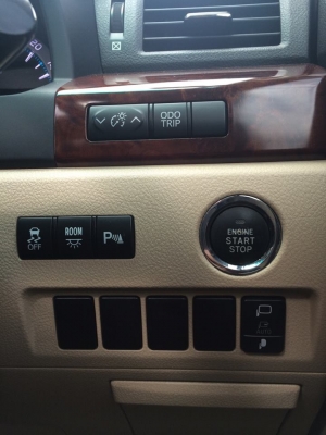 ขายด่วน TOYOTA VELLFIRE 2.4V ปี2008