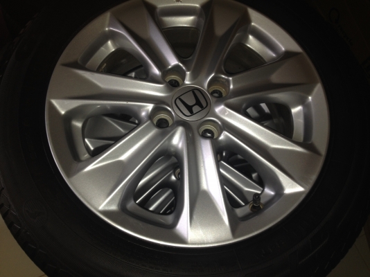 ขายล้อแม็กเดิม Honda jazz ขอบ 15 4รู100 พร้อมยาง 175 65 15