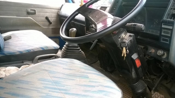 ขาย 6 ล้อ NPR59L คัสซีสวย เครื่อง 4BE1 110 แรงม้า พวงมาลัยพาวเวอร์ กระบะปูพื้นเหล็กเรียบร้อย ทะเบียนเต็มพร้อมโอน