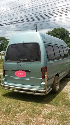 รถตู้หลังคาสูง