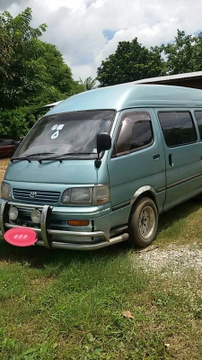 รถตู้หลังคาสูง