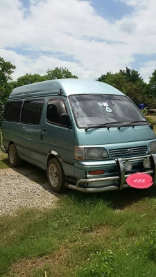 รถตู้หลังคาสูง