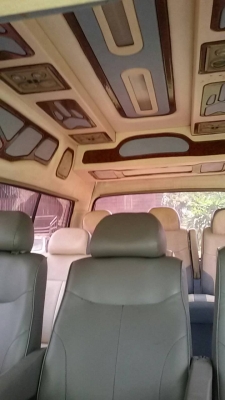 รถตู้หลังคาสูง