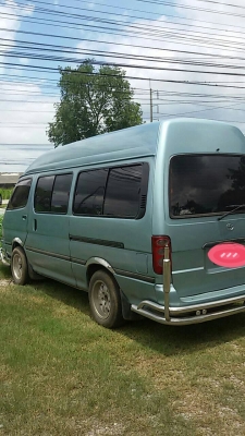 รถตู้หลังคาสูง