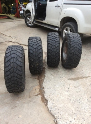 ขายล้อหยดน้ำขอบ16 พร้อม ยาง YOKO MUT 265-75-16 ถูกๆครับ ขายล้อหยดน้ำขอบ16 พร้อม ยาง YOKO MUT 265-75-16 ถูกๆครับ