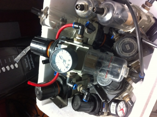 ชุดตัวปรับตั้งแรงดันลม พร้อมกับตัวดักน้ำ ยี่ห้อ TAW  ปรับตั้งแรงดันได้ 0.5- 8.5 kgf/cm2