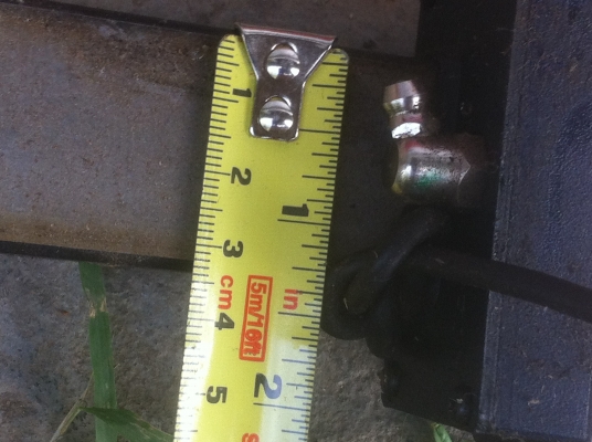 ชุดลูกกลิ้งรางสไลด์ถอดจากเครื่องCNC ขนาดกว้าง 35 มม. ยาว 22 ซม.เป็นรางแนวตั้งของเครื่อง ( มี 12 อัน)