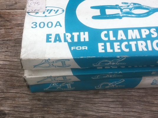 ปากคีมสายกาว TYSUN ขนาด 300 A. ส่วนมือจับเป็นพลาติกไฟไม่ดูด คีบกาวแน่น ทำให้ไฟเดินได้ดี ไฟไม่อาร์ค งานเชื่อมก็จะสวย ทำจากทองแดง (มี 5 อัน) ปากคีมสายกาว TYSUN ขนาด 300 A. ส่วนมือจับเป็นพลาติกไฟไม่ดูด คีบกาวแน่น ทำให้ไฟเดินได้ดี ไฟไม่อาร์ค งานเชื่อมก็จะสวย ทำจากทองแดง (มี 5 อัน)