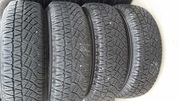 ขายยาง 225 75 15 ปลายปี13มิสลินชุดละ9500