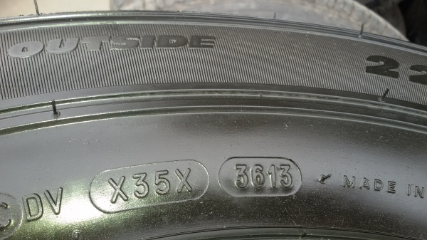 ขายยาง 225 75 15 ปลายปี13มิสลินชุดละ9500