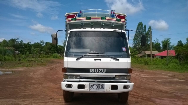 ขาย 10 ล้อเพลาเดียว ISUZU JCM วางหัว ROCKY ลงเล่มแล้ว เครื่อง 175 แรงม้า ช่วงล่างใหญ่ พวงมาลัยพาวเวอร์ ทะเบียนเต็มพร้อมโอน ราคาต่อรองได้ครับ