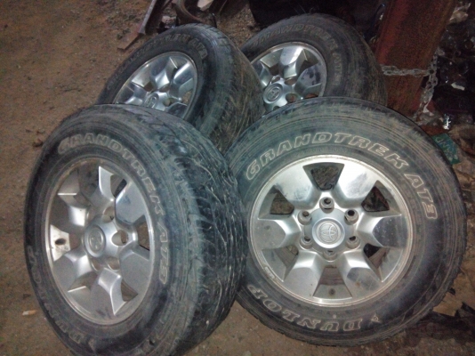 ขายแม็กซ์ขอบ15" 6รูพร้อมยางใหญ่ ราคาถูกๆ ขายแม็กซ์ขอบ15" 6รูพร้อมยางใหญ่ ราคาถูกๆ