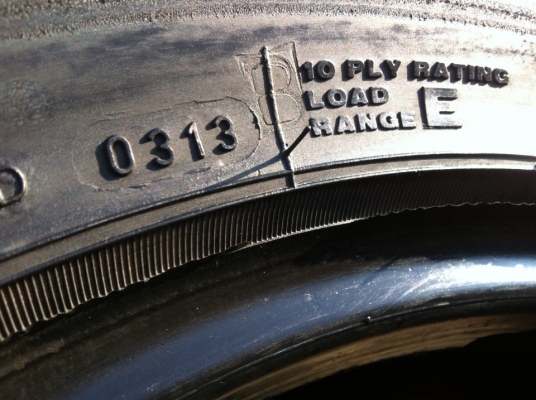 ขายยาง Mud 285 75 r16 สภาพพร้อมใช้ ราคาถูก ขายยาง Mud 285 75 r16 สภาพพร้อมใช้ ราคาถูก