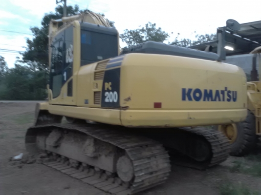 ขายครับ แม็คโค KOMATSU 200 - 8 สวยครับ ไฟฟ้าครบ เอวแน่น โซ่เต็ม ใช้งาน 3xxx ชั่วโมง ออกมาได้ 2 ปี เองครับ