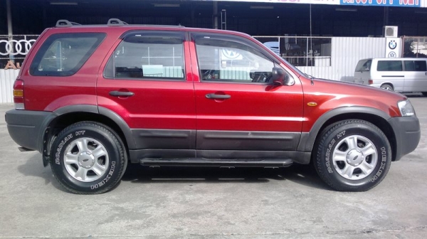 FORD ESCAPE 30 V6 A สวยๆ โทรเลย  top LPG เเล้ว เอ็นนีจี้