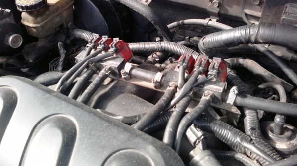 FORD ESCAPE 30 V6 A สวยๆ โทรเลย  top LPG เเล้ว เอ็นนีจี้