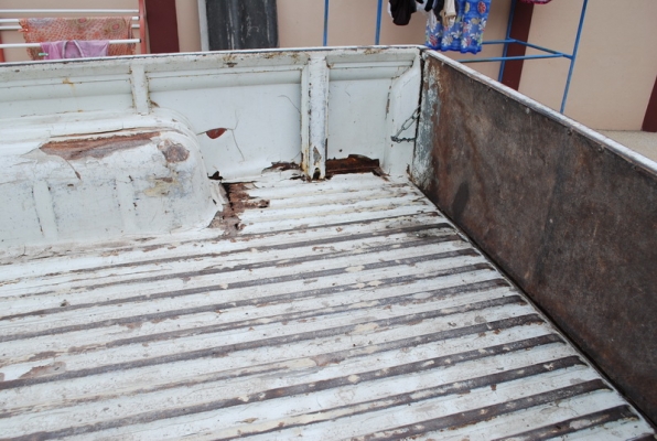 datsun 720 ช่วงสั้น รถมือเดียว สีขาว