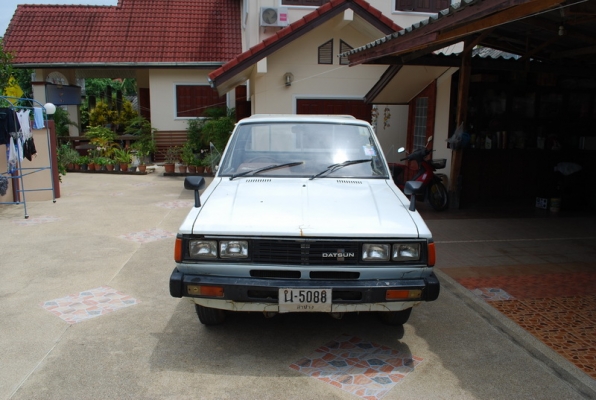 datsun 720 ช่วงสั้น รถมือเดียว สีขาว