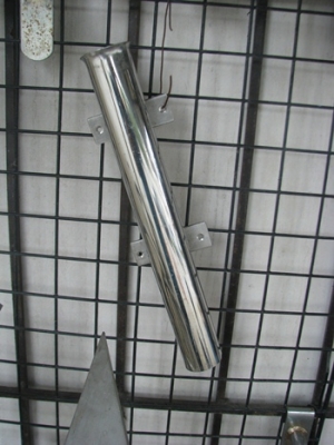 ที่เกาะมอเตอร์ไกด์ กับ กระบอกปักคัน ที่เกาะมอเตอร์ไกด์ กับ กระบอกปักคัน