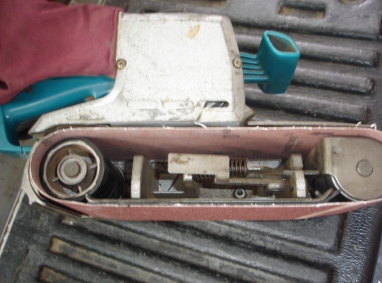 ขายเครื่องขัดกระดาษทรายสายพาน3" มากิต้า รุ่น 9924DB 850W