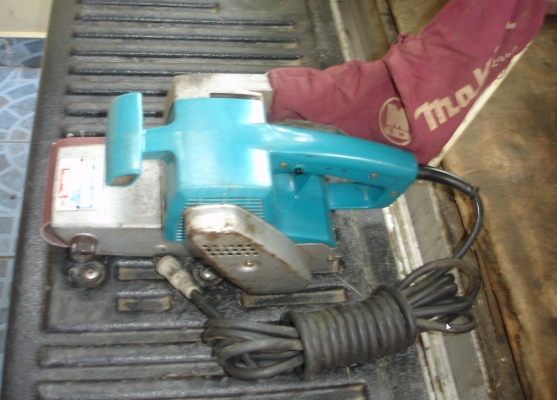 ขายเครื่องขัดกระดาษทรายสายพาน3" มากิต้า รุ่น 9924DB 850W