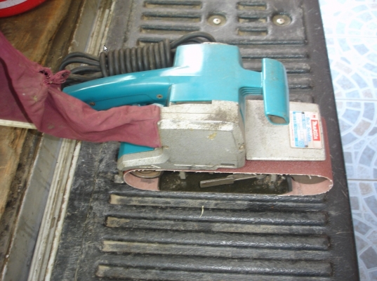 ขายเครื่องขัดกระดาษทรายสายพาน3" มากิต้า รุ่น 9924DB 850W