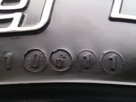 ขายยางBFGoodrich Long trail 265/60R18 MADE IN U.S.A ยางปี11 ดอกยางนิ่มลึกเท่ากัน(สภาพ90\%)สวยๆ จำนวน 1 ชุด