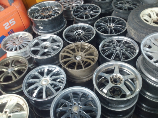 ขายแม็กพร้อมยางและแม็กเปล่า มีทั้งขอบ16,17.18.19.20  มีทั้ง 4รู100/114 ,5รู100/114 และ6รู139.7 จำนวน 50 ชุด (ราคา3500/ชุด) มาก่อนเลือกก่อน ราคาคุยกันได้ (มีจำนวนจำกัด)