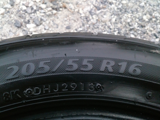 ขายยางBridcestone Ecopia EP200  205/55R16 ยางสัปดาห์ที่29ปี13 ดอกยางสดนิ่มลึกเท่ากันไม่มีปะไม่กินข้างดอกเต็ม(สภาพยาง95\%) จำนวน 1 ชุด