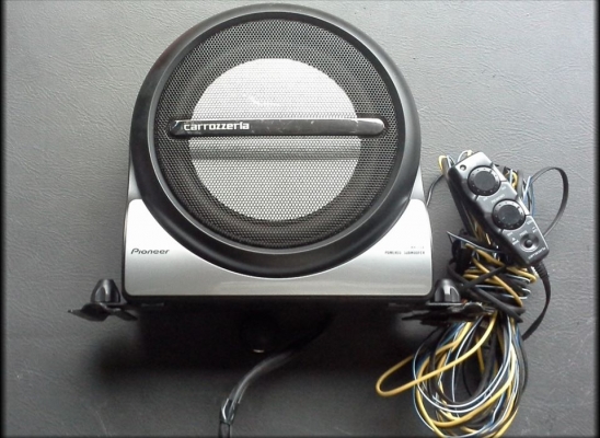 Sub Box Pioneer TS-WX210A ดอก 8" มือสองญี่ปุ่น